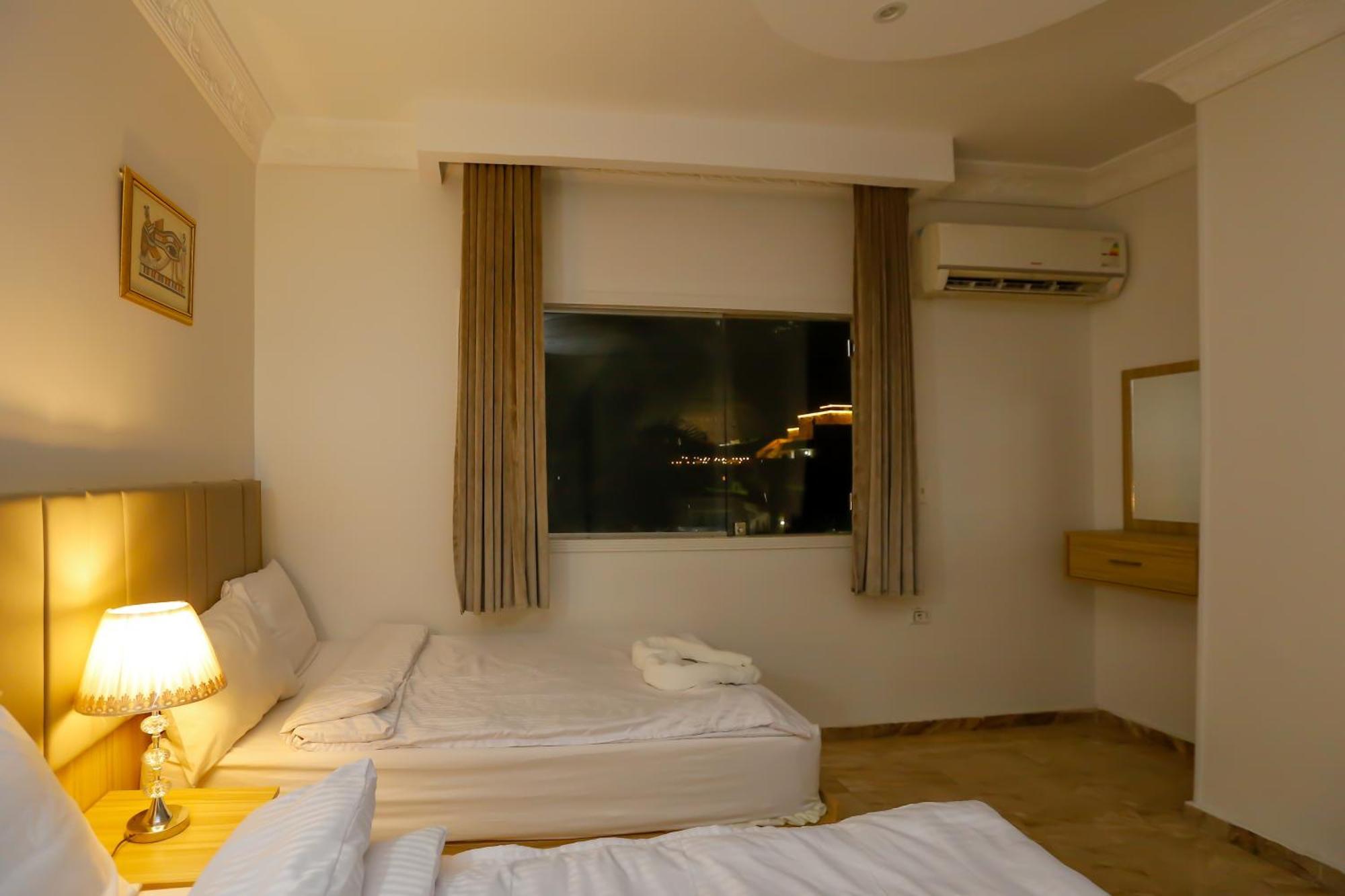 Pyramids Express View Hotel Kafret el-Gabal Exterior foto