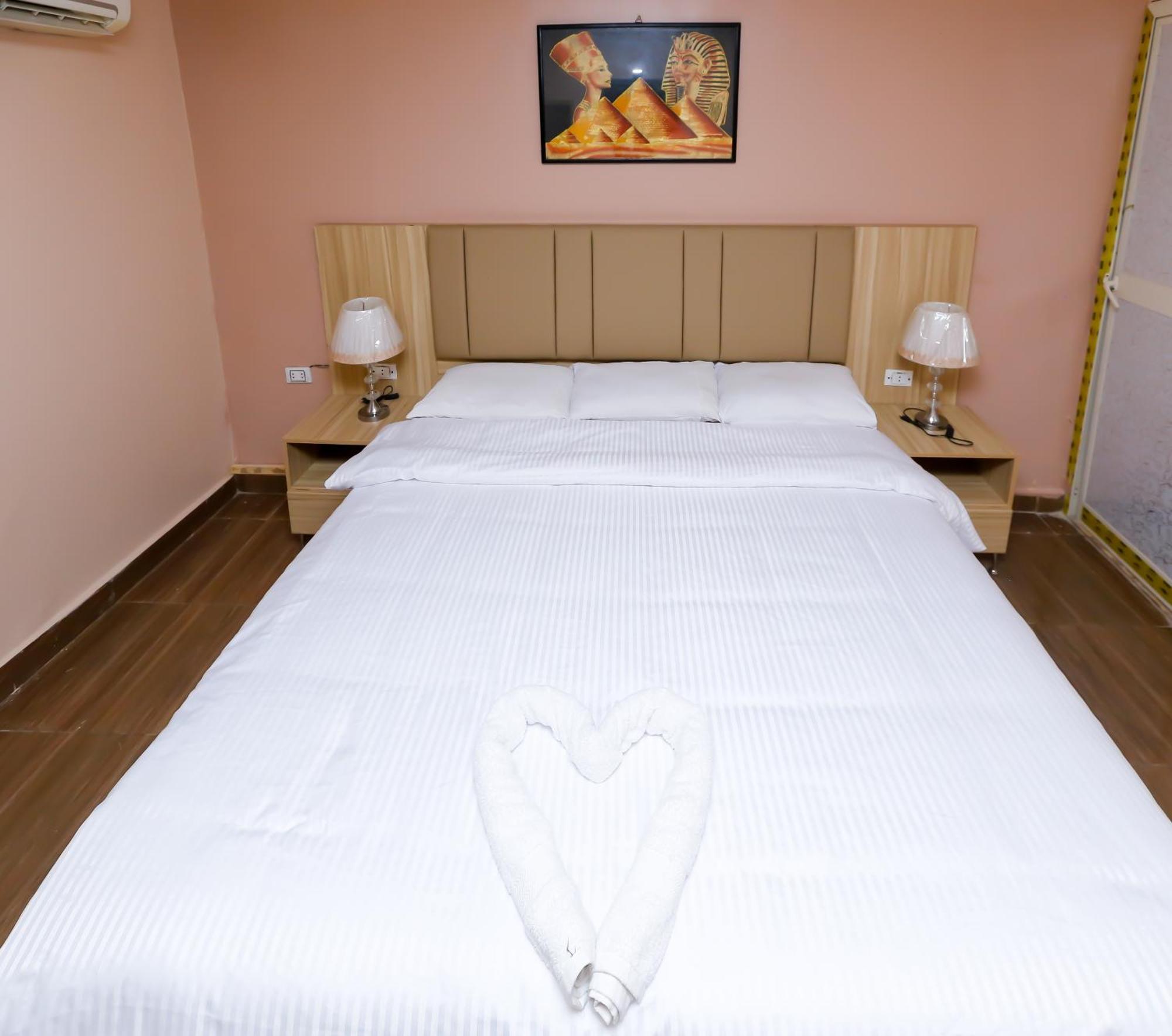 Pyramids Express View Hotel Kafret el-Gabal Exterior foto